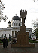 В Нижний Новгород сегодня доставлен памятник погибшим чернобыльцам-нижегородцам